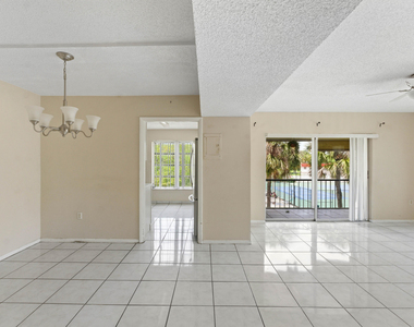 4152 Inverrary Drive - Photo Thumbnail 4