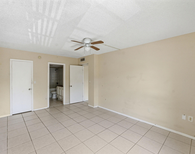 4152 Inverrary Drive - Photo Thumbnail 5
