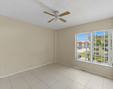 4152 Inverrary Drive - Photo Thumbnail 11