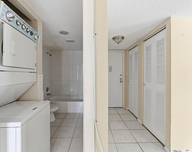 4152 Inverrary Drive - Photo Thumbnail 3