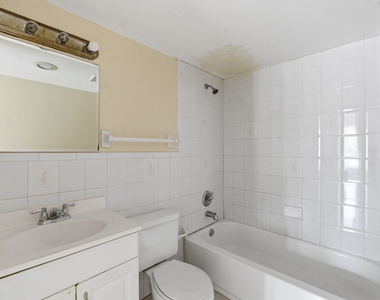 4152 Inverrary Drive - Photo Thumbnail 10