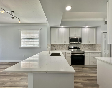 27 Royal Palm Way - Photo Thumbnail 6