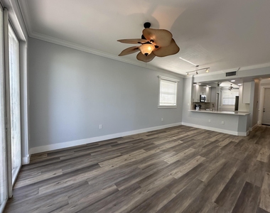 27 Royal Palm Way - Photo Thumbnail 15