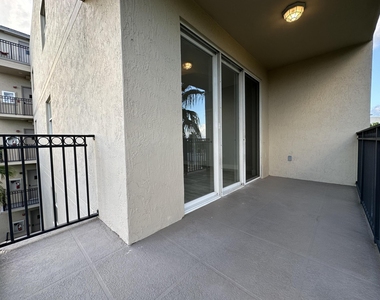 27 Royal Palm Way - Photo Thumbnail 39