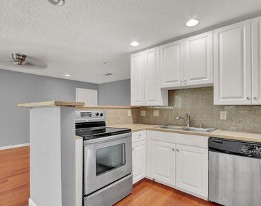 312 Southwind Drive - Photo Thumbnail 7