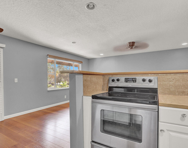 312 Southwind Drive - Photo Thumbnail 8