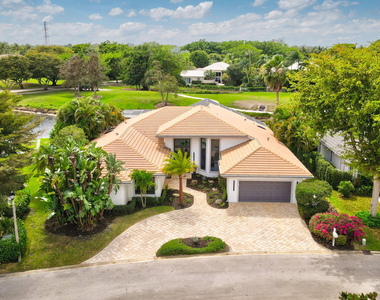 11180 Isle Brook Court - Photo Thumbnail 1