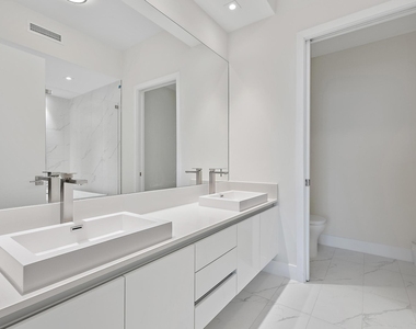 3100 N Ocean Drive - Photo Thumbnail 9