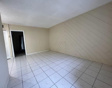 1407 Ne 56th Street - Photo Thumbnail 5