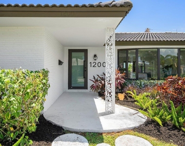 1200 Sw 8th Street - Photo Thumbnail 3