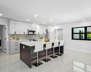 1200 Sw 8th Street - Photo Thumbnail 9
