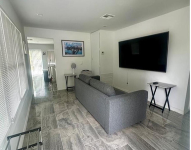 2520 Fillmore Street - Photo Thumbnail 4