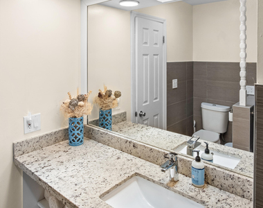 803 Ne 2nd Avenue - Photo Thumbnail 2