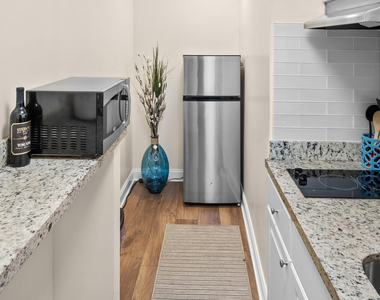 803 Ne 2nd Avenue - Photo Thumbnail 1