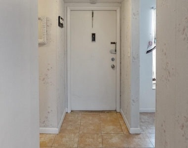 5890 Nw 64th Avenue - Photo Thumbnail 4