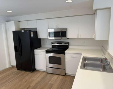 1348 Veracruz Lane - Photo Thumbnail 4