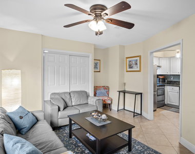 803 Ne 2nd Avenue - Photo Thumbnail 4
