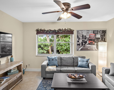 803 Ne 2nd Avenue - Photo Thumbnail 2