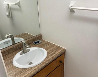 3720 Inverrary Drive - Photo Thumbnail 3