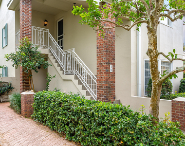 101 W Park Shores Circle - Photo Thumbnail 5