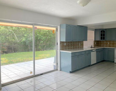 6230 Sw 4th Place - Photo Thumbnail 4