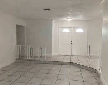 6230 Sw 4th Place - Photo Thumbnail 24