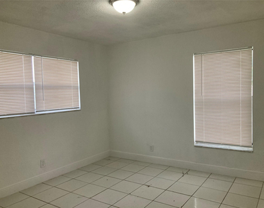 6230 Sw 4th Place - Photo Thumbnail 15