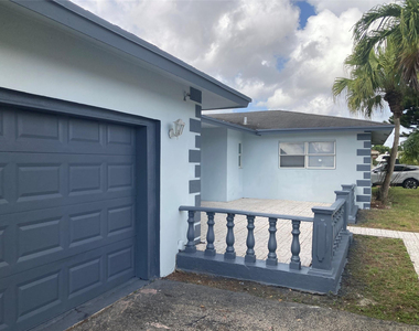 6230 Sw 4th Place - Photo Thumbnail 2