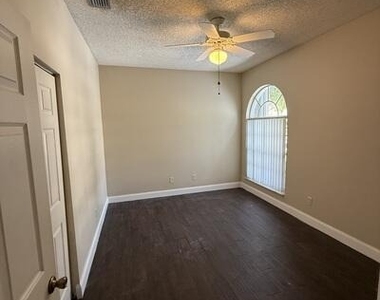 10839 Madison Drive - Photo Thumbnail 14