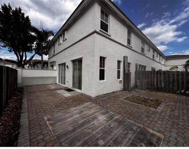 15746 Sw 41st Street - Photo Thumbnail 10