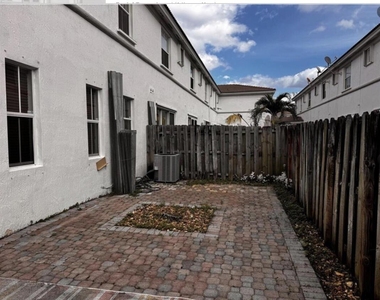15746 Sw 41st Street - Photo Thumbnail 11