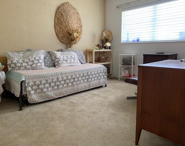 2916 Crosley Drive E - Photo Thumbnail 11