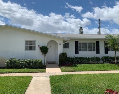 2916 Crosley Drive E - Photo Thumbnail 1