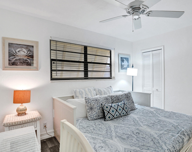 107 N Swinton Circle - Photo Thumbnail 8