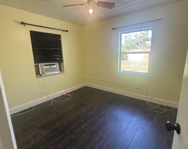 328 Urquhart Street - Photo Thumbnail 23
