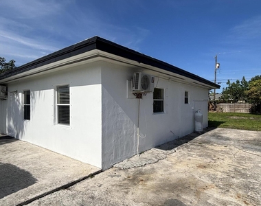 328 Urquhart Street - Photo Thumbnail 25