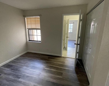 3909 Tree Top Drive - Photo Thumbnail 12