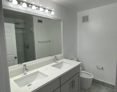 3909 Tree Top Drive - Photo Thumbnail 7