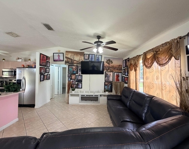 1342 Sw Wampler Avenue - Photo Thumbnail 1