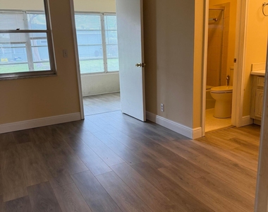 707 High Point Boulevard N - Photo Thumbnail 10