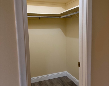 707 High Point Boulevard N - Photo Thumbnail 16