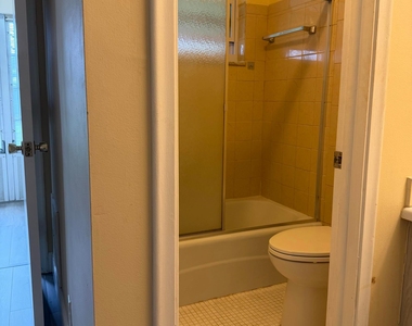 707 High Point Boulevard N - Photo Thumbnail 14