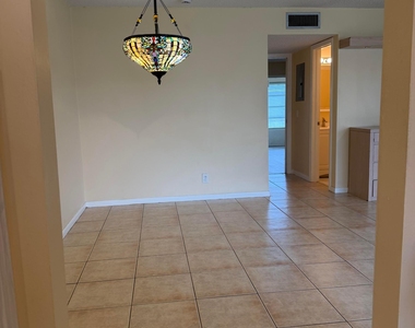 707 High Point Boulevard N - Photo Thumbnail 5