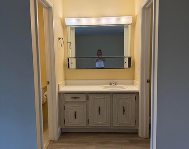 707 High Point Boulevard N - Photo Thumbnail 15