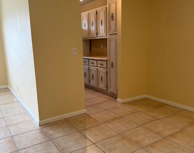 707 High Point Boulevard N - Photo Thumbnail 3