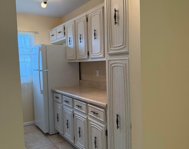 707 High Point Boulevard N - Photo Thumbnail 6