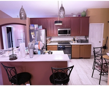 1886 Se Gifford Street - Photo Thumbnail 11