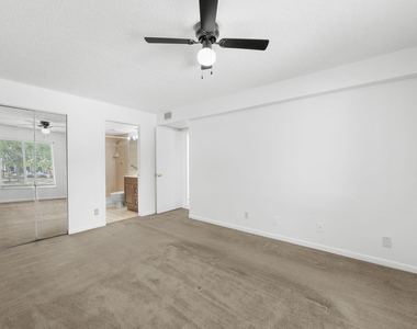 2506 Se Anchorage Cove - Photo Thumbnail 17