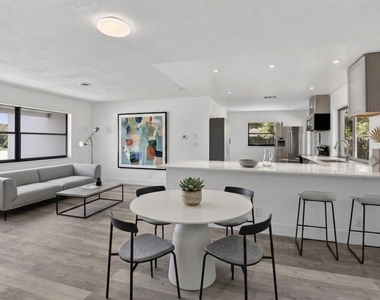 5804 Nw 14th Street - Photo Thumbnail 5