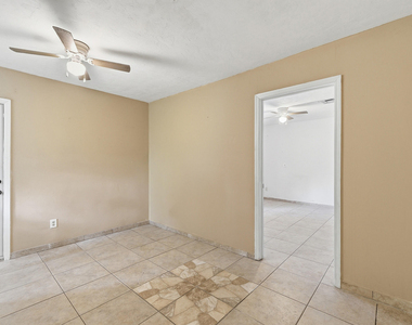 2130 Sw 67th Avenue Sw - Photo Thumbnail 4